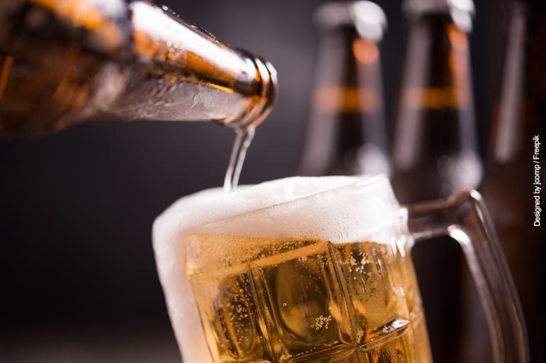 Beber cerveja todo dia faz mal? Entenda os riscos para sua saúde